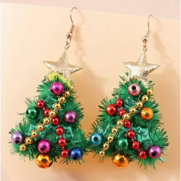 Decorated Glee🎄🎅🏼🎁✨Christmas Tree Happy Holidays Dangle Earrings - Picture 1 of 7